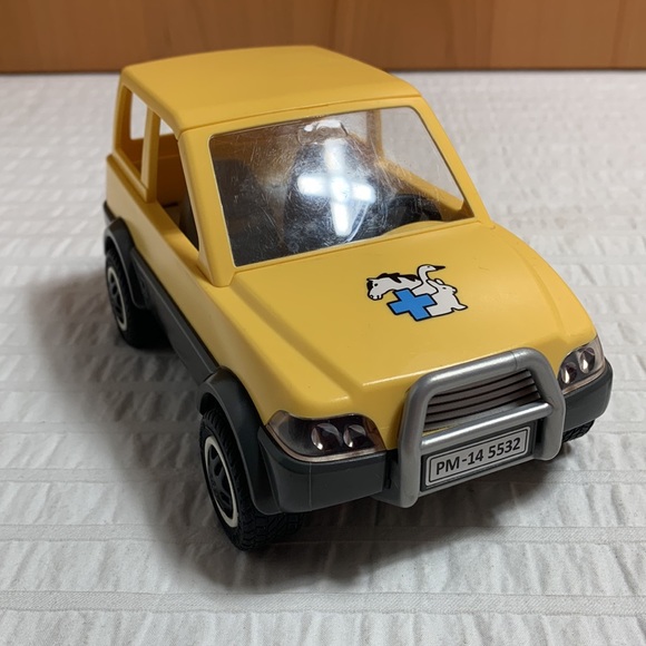 City Life Veterinarian 5532 by Playmobil - Picture 6 of 15